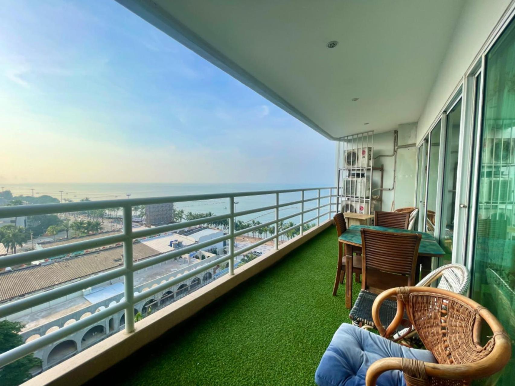 Beautiful Sea View Beach Front Condo Pattaya Exteriör bild
