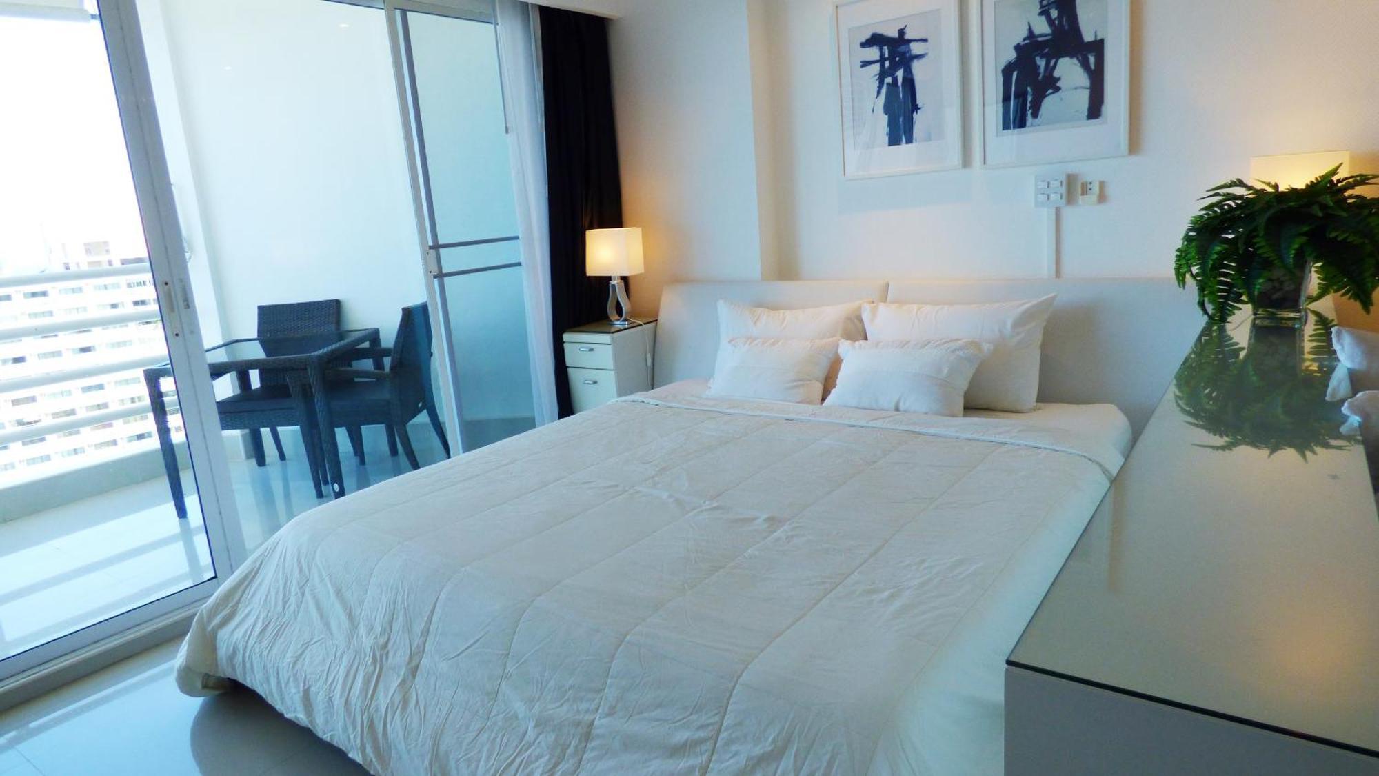 Beautiful Sea View Beach Front Condo Pattaya Exteriör bild
