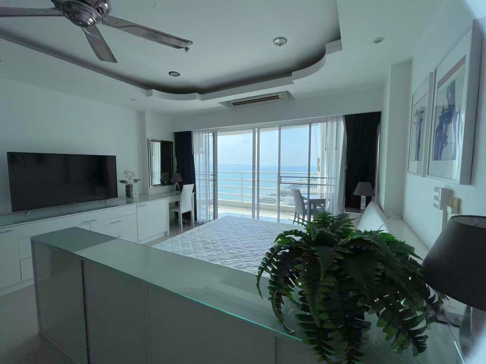 Beautiful Sea View Beach Front Condo Pattaya Exteriör bild