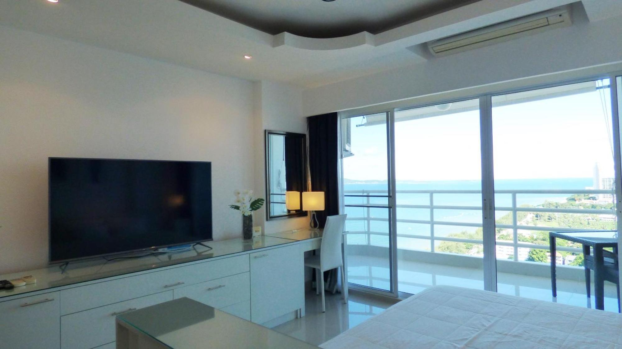 Beautiful Sea View Beach Front Condo Pattaya Exteriör bild