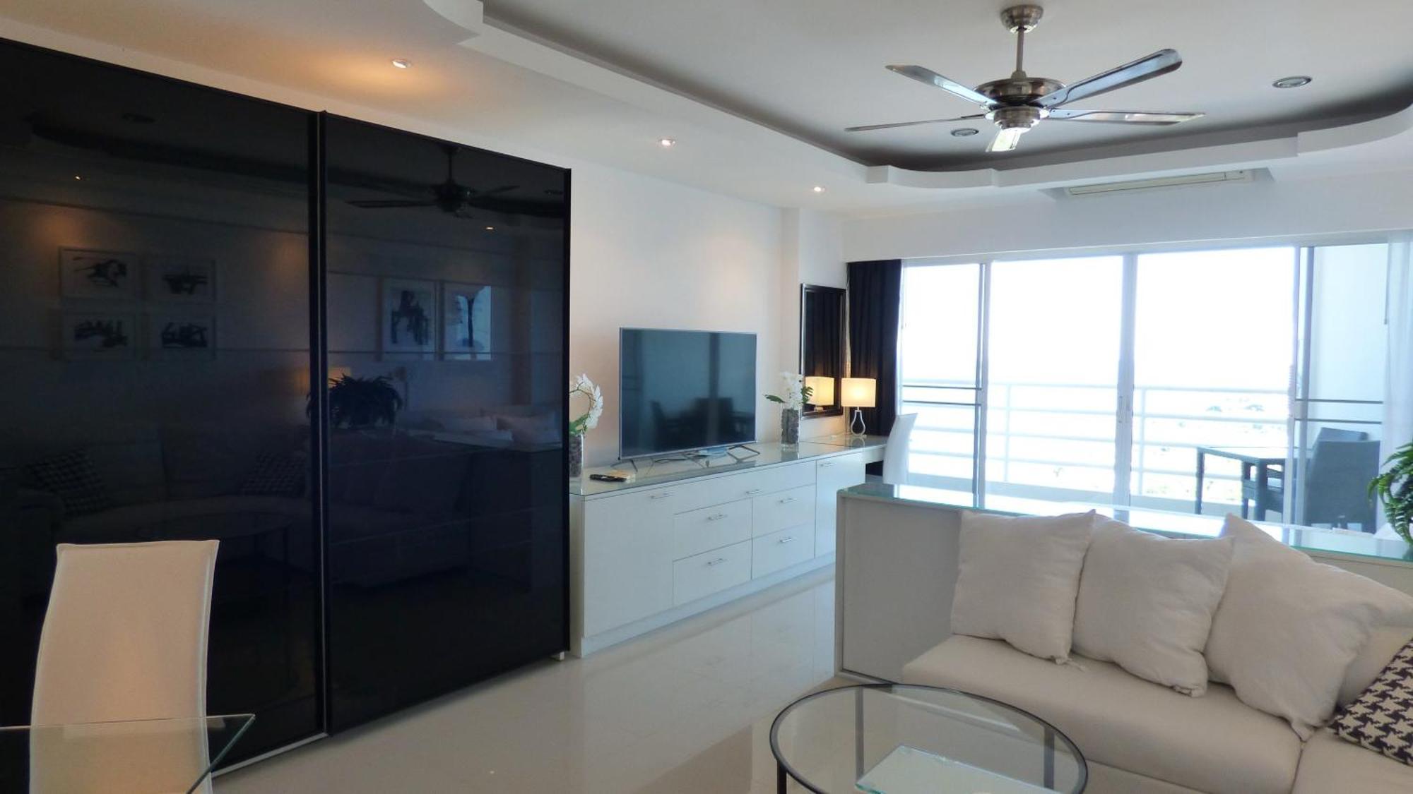 Beautiful Sea View Beach Front Condo Pattaya Exteriör bild